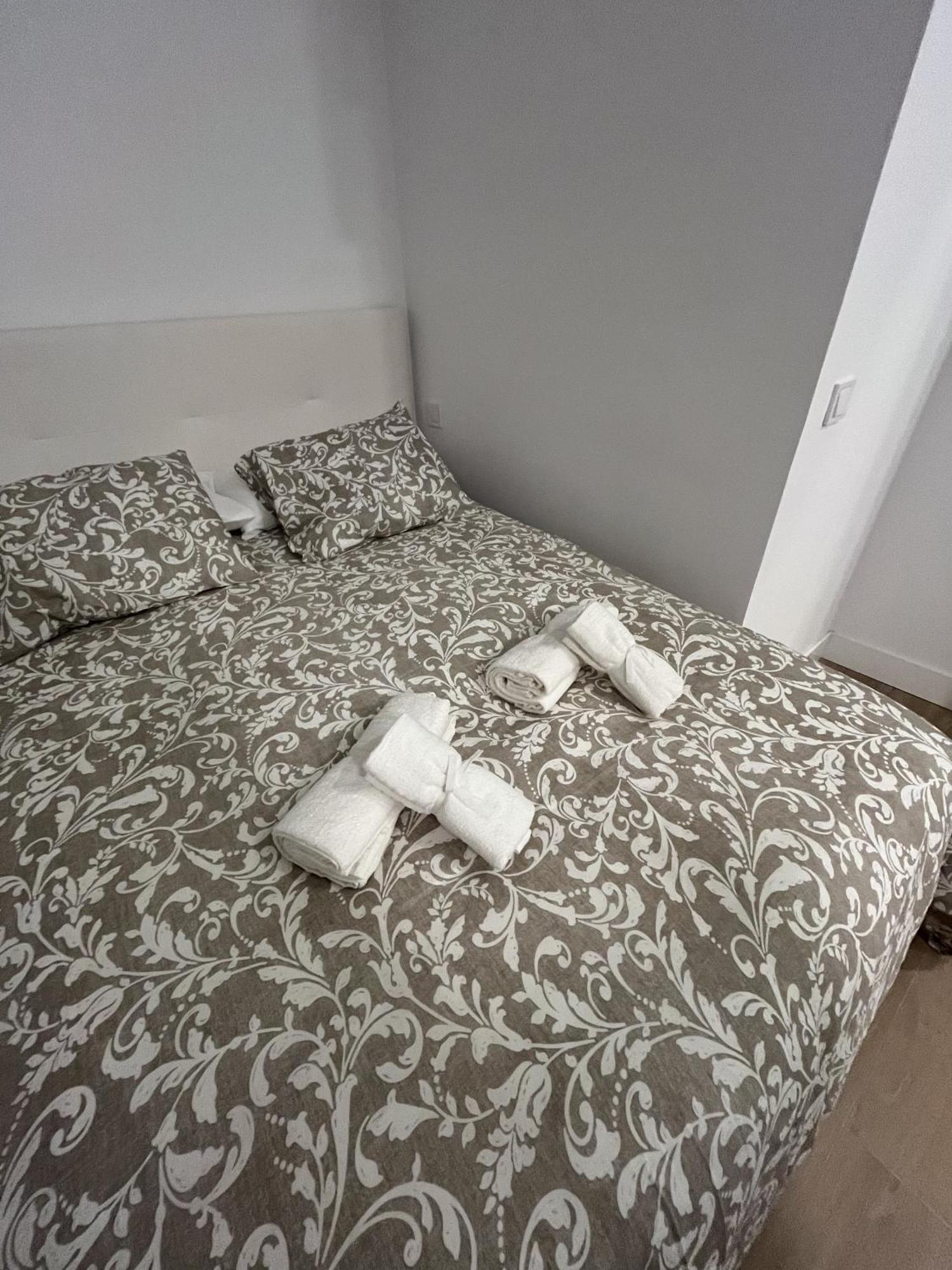 Moratalaz Apartments Madrid Bagian luar foto